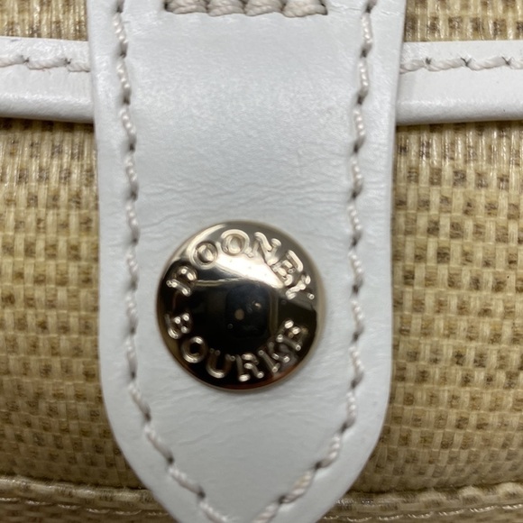 Dooney & Bourke Tan and White Woven Bag - Picture 6 of 13